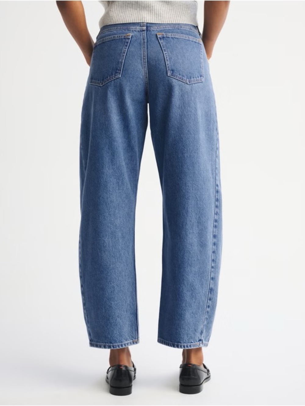 Abercrombie & Fitch Women's Curve Love Mid Rise Barrel Jean | Medium Wash | 27 - Picture 2 of 8